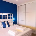 Blue & Yellow Penthouse With Terrace At Balaia Mar * البوفيرا