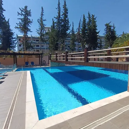 Blue & Yellow Penthouse With Terrace At Balaia Mar *