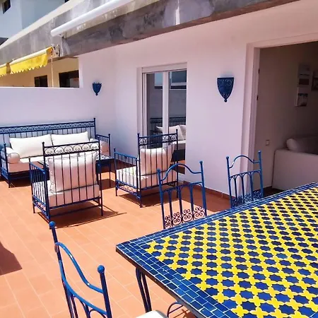 דירה Blue & Yellow Penthouse With Terrace At Balaia Mar אלבופיירה