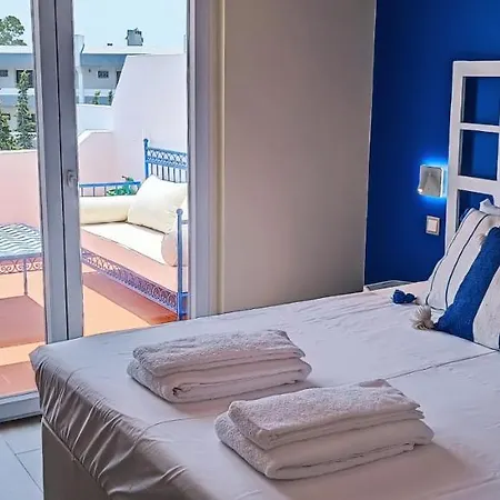 Apartamento Blue & Yellow Penthouse With Terrace At Balaia Mar